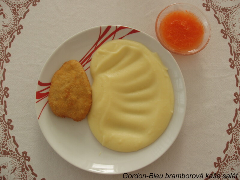 Gordon-Bleu bramborová kaše salát